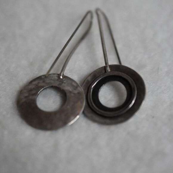 Silpada 925 Sterling Oxidized Hammered Long Circle Threader Wire Earrings - Picture 2 of 4